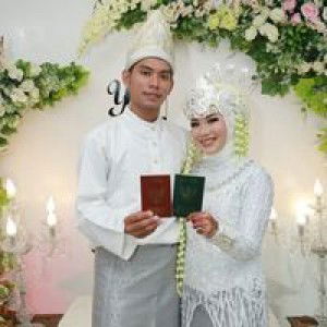 Fitriyani Adenan profile icon