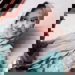 Dini Apriyanti profile icon