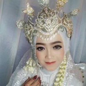 Isma Agst profile icon