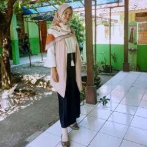 Iis Isnaeni profile icon