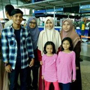 Azie Azifah profile icon