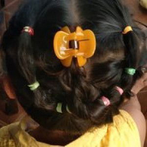 Rini Oktavia sihombing profile icon