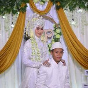 Elvi Yunita profile icon