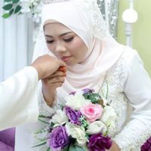 Dhia Nadya profile icon