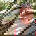 Tiqa Moms Eva Kemal profile icon