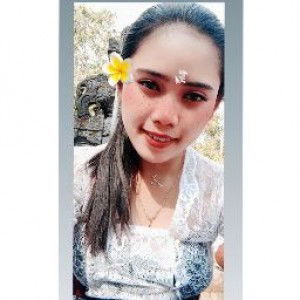 Luh Apryani profile icon