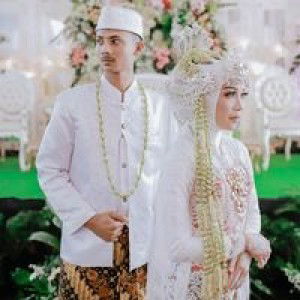 Dewi Setiyarini profile icon