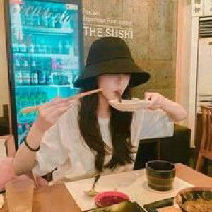 Lia Farisca profile icon