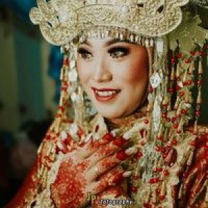 Yola Oktabrina profile icon