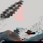 Noppavan Wongchumchai profile icon