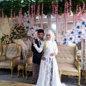Ika Anis profile icon