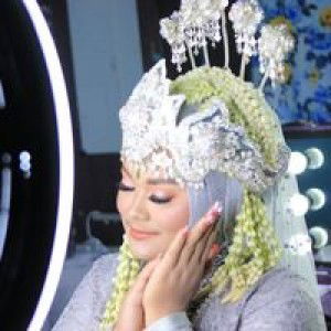 Lina Yulian profile icon