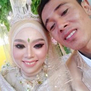 Ayu Yuliani profile icon