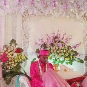 Dewi Astuti profile icon