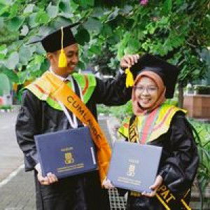 Nazilatus Syukriyah profile icon