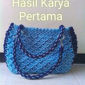 Astriani Indrasari profile icon