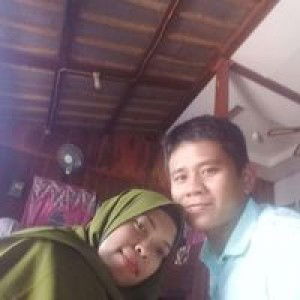 nadhira profile icon