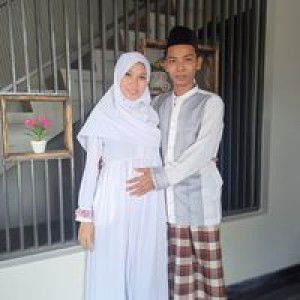 Rohmiyati profile icon