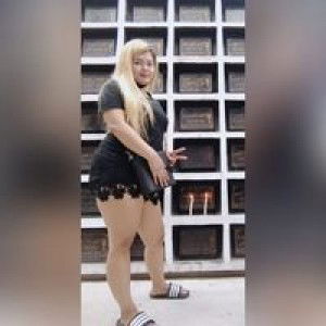 SHhi ElLa profile icon