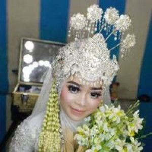 Putri Desinta Ayu Pratiwi profile icon