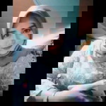 Indri Safitri profile icon