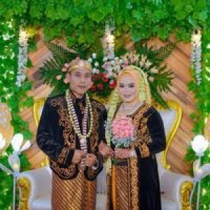 Salis Azizah profile icon