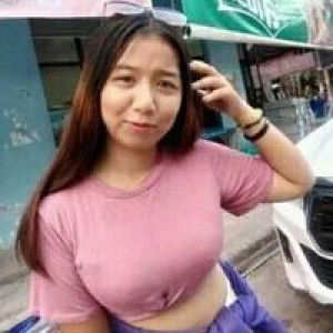 เอ้า'า พลอย'ลี่ นี้หว่า'า profile icon