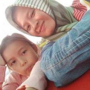 Lia Putri Mudiyanto profile icon