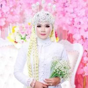 Riska Fitriyanti profile icon