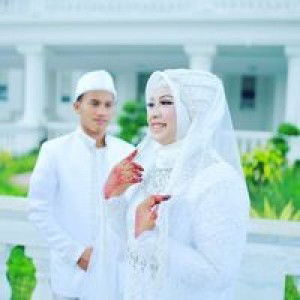 Rika Wardani profile icon