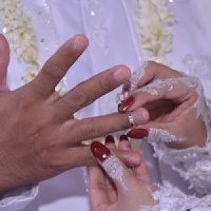 Ratna Dewi profile icon