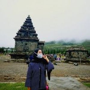 Cici Cahyani profile icon