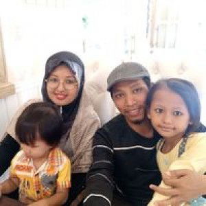 Dini Anandita profile icon