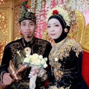 Lina Azizah profile icon