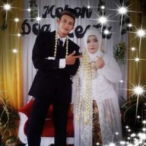 Dina Oktavia profile icon