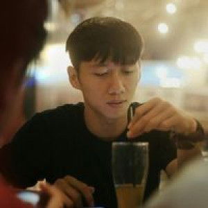 Reza Dika profile icon