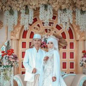 Rhina Oktasarii profile icon