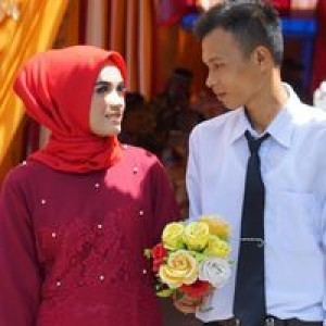 Rezi Sari Hamzah profile icon