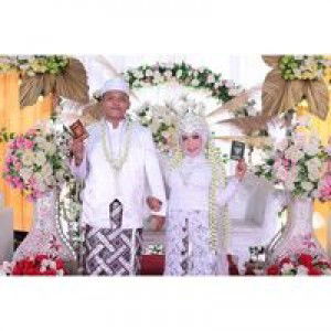 Dwi Ernawati profile icon