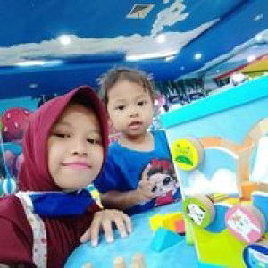 Emma Fitria profile icon