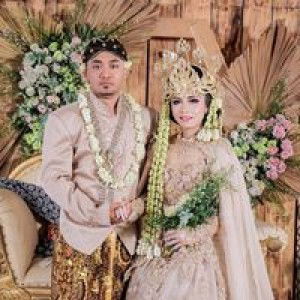 Nur Wijayanti profile icon