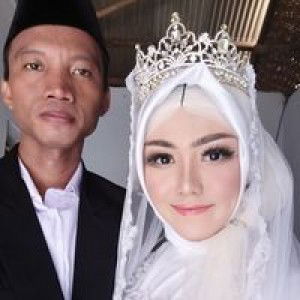 Fitri Indah Lestari profile icon