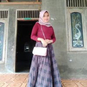 Elly Sabet profile icon