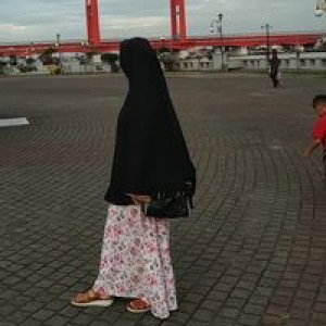 Iin Niken SarintiAgustini profile icon