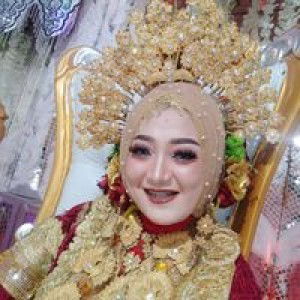 Rhiny Trisnina Sari profile icon