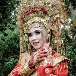 Rhesmi Astuti profile icon