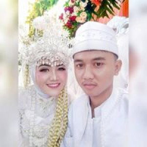 Dini Santika profile icon