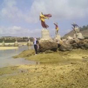 Suci Fitriani Dewi profile icon