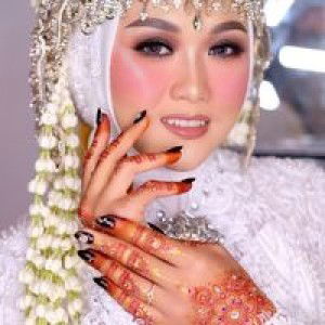 Nina Dinata profile icon