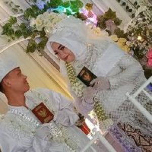 Fifin Putri profile icon